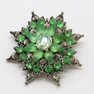 Vintage Green Frosted Rhinestone Starburst‎ 1.5" Brooch Clear Center Silver Tone